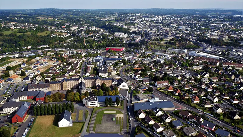 Vue aerienne de la ville d'agneaux