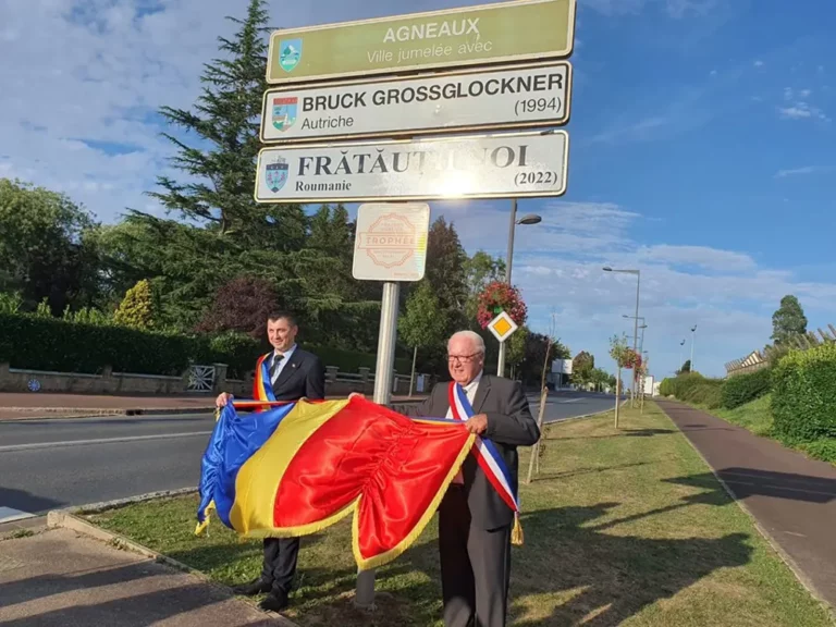 Photo des maires de Bruck et Agneaux, pour l'inauguration