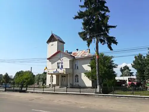 Bâtiment a Frătăuţii Noi