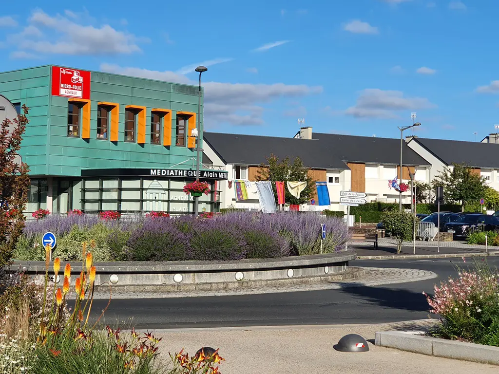 Vue extérieure de la médiathèque